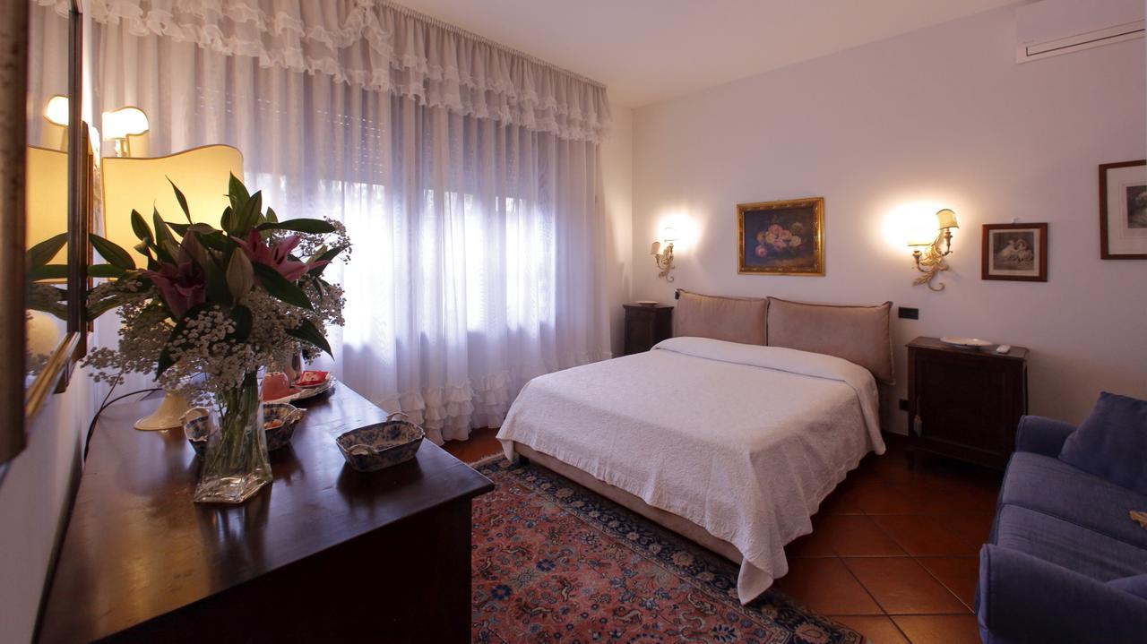 B&B Domus Σιρμιόνε Εξωτερικό φωτογραφία
